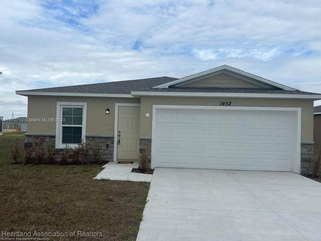 1452 Stone Ridge Circle - Photo 1