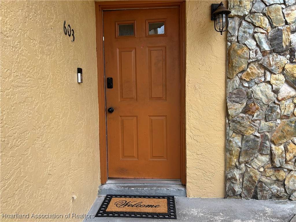 603 Manor Circle - Photo 1