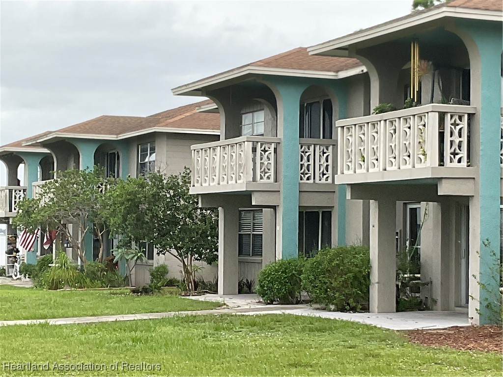 1011 Lakeview Drive - Photo 1