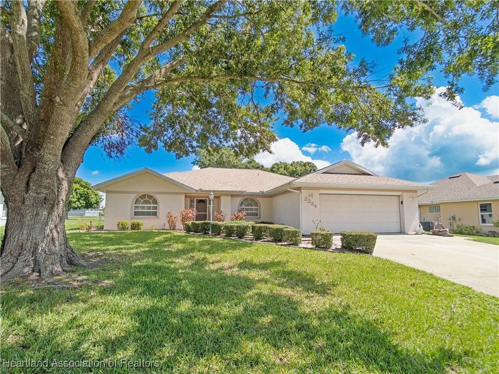 2234 Pinewood Boulevard - Photo 1