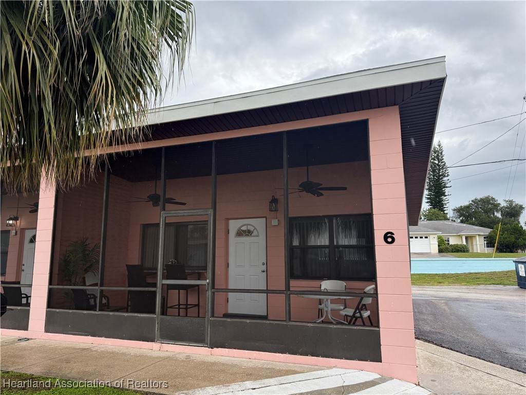 735 Lakeview Road - Photo 1