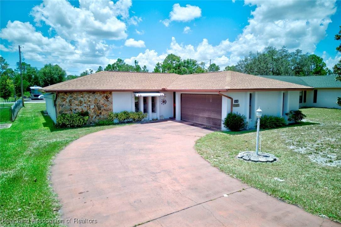 218 Thrush Avenue - Photo 1