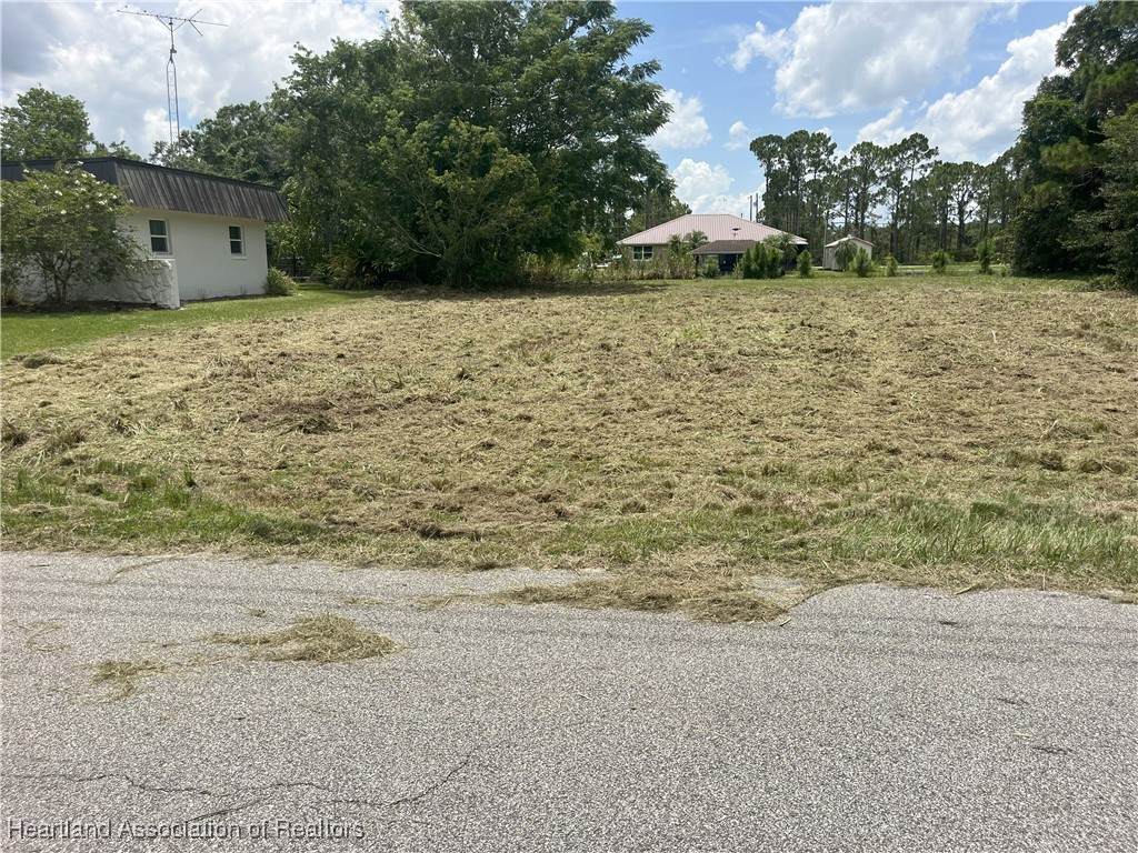 1058 Peachtree Drive - Photo 1