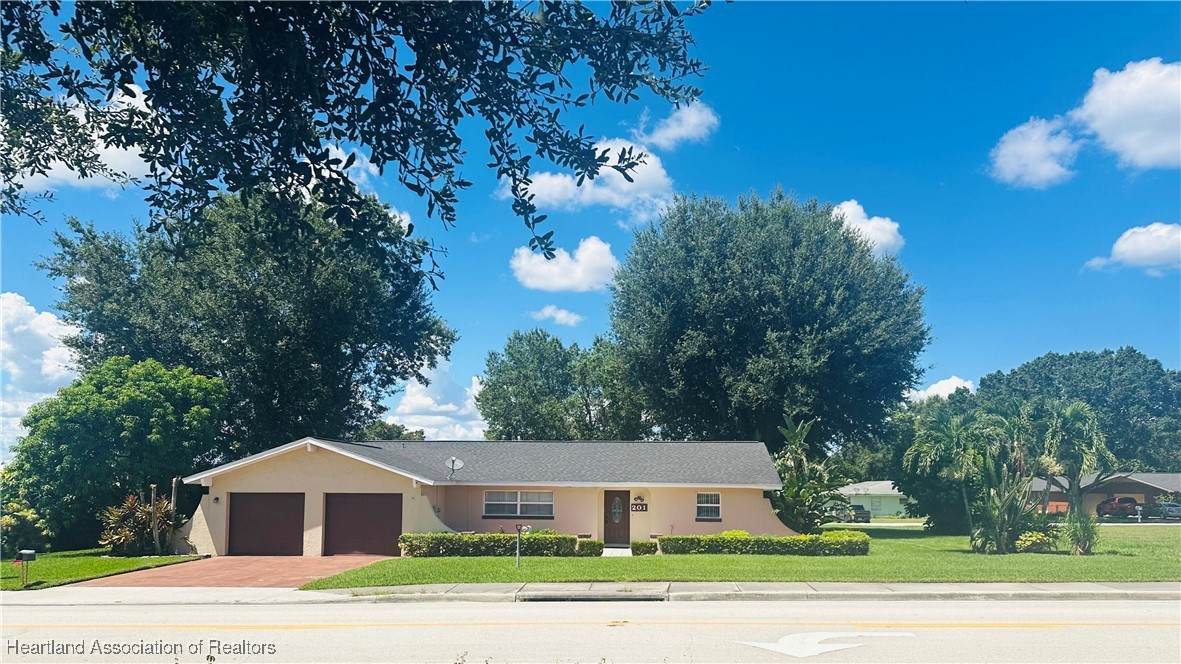 201 Dal Hall Boulevard - Photo 1