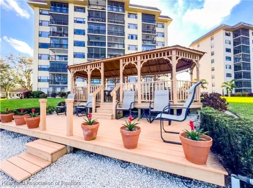 117 Country Club Drive - Photo 1