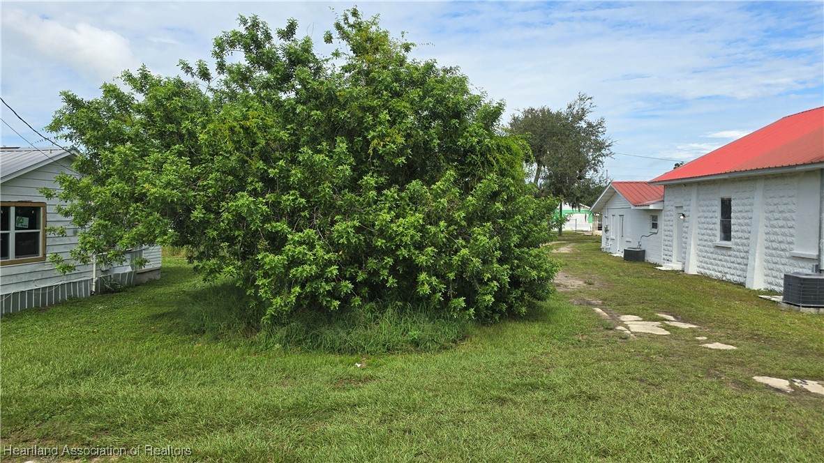 904 Delaney Avenue - Photo 1