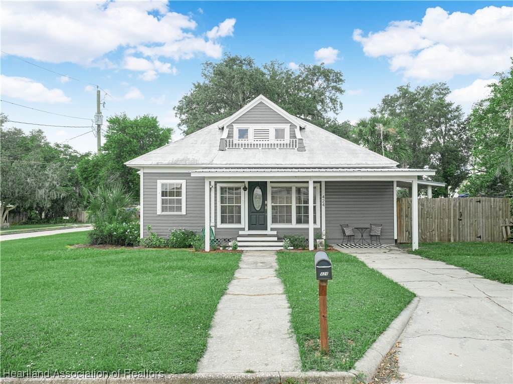 424 11th Avenue - Photo 1