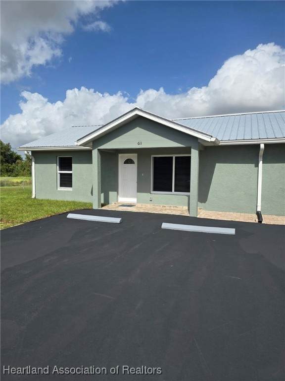 611 Memorial Drive - Photo 1