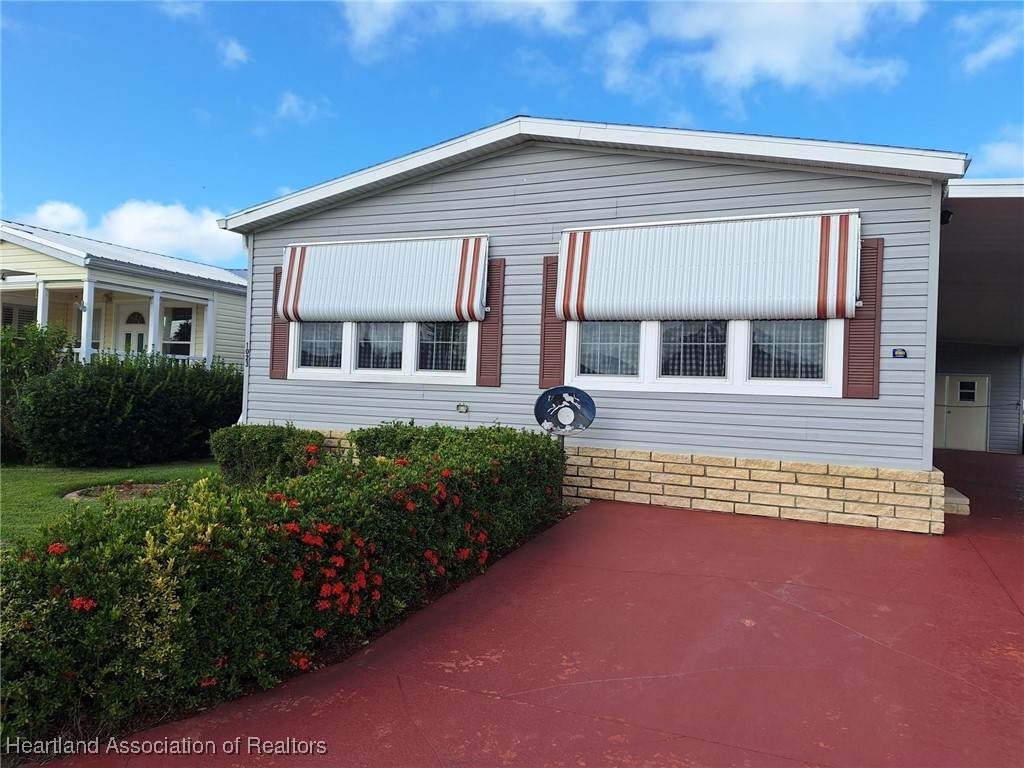 1023 Emerald Avenue - Photo 1