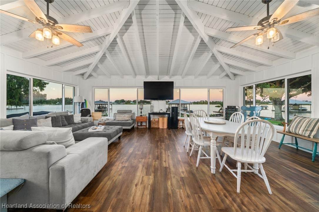 https://bt-photos.global.ssl.fastly.net/sebring/orig_boomver_1_319077-2.jpg