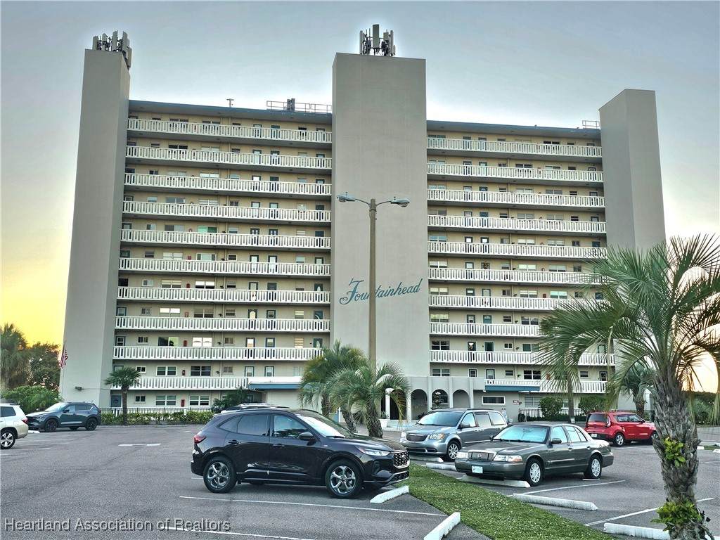 2131 Lakeview Drive - Photo 1