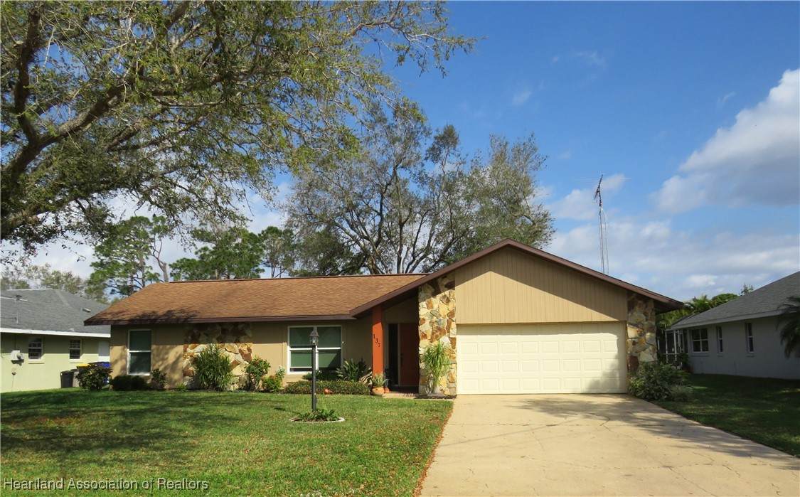 137 Delta Avenue - Photo 1