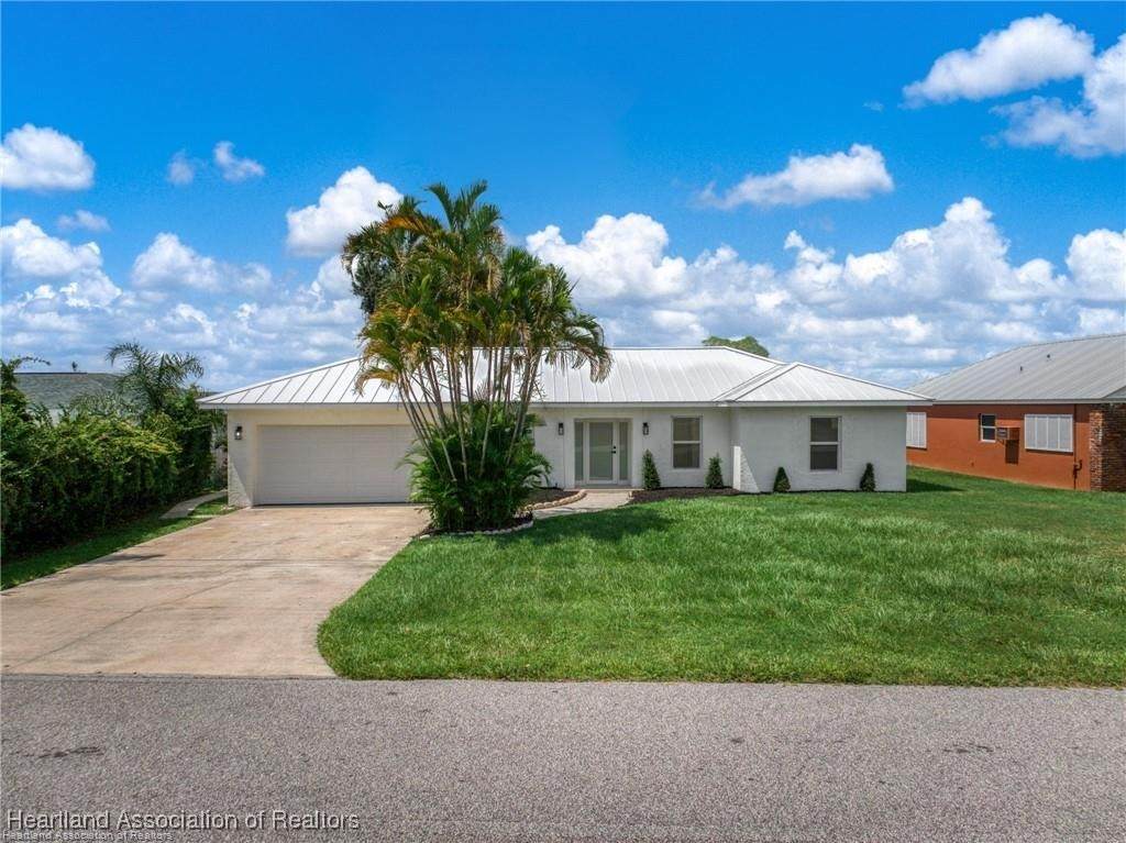 107 Lakefront Lane - Photo 1