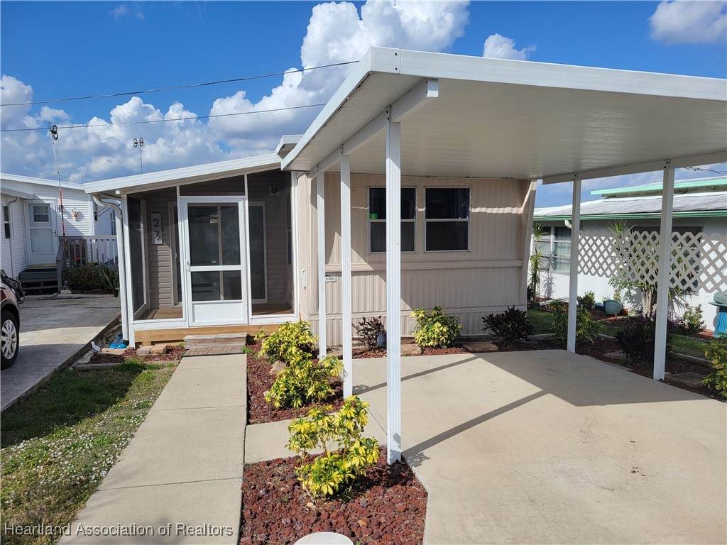 27 Lake Gardens Drive - Photo 1