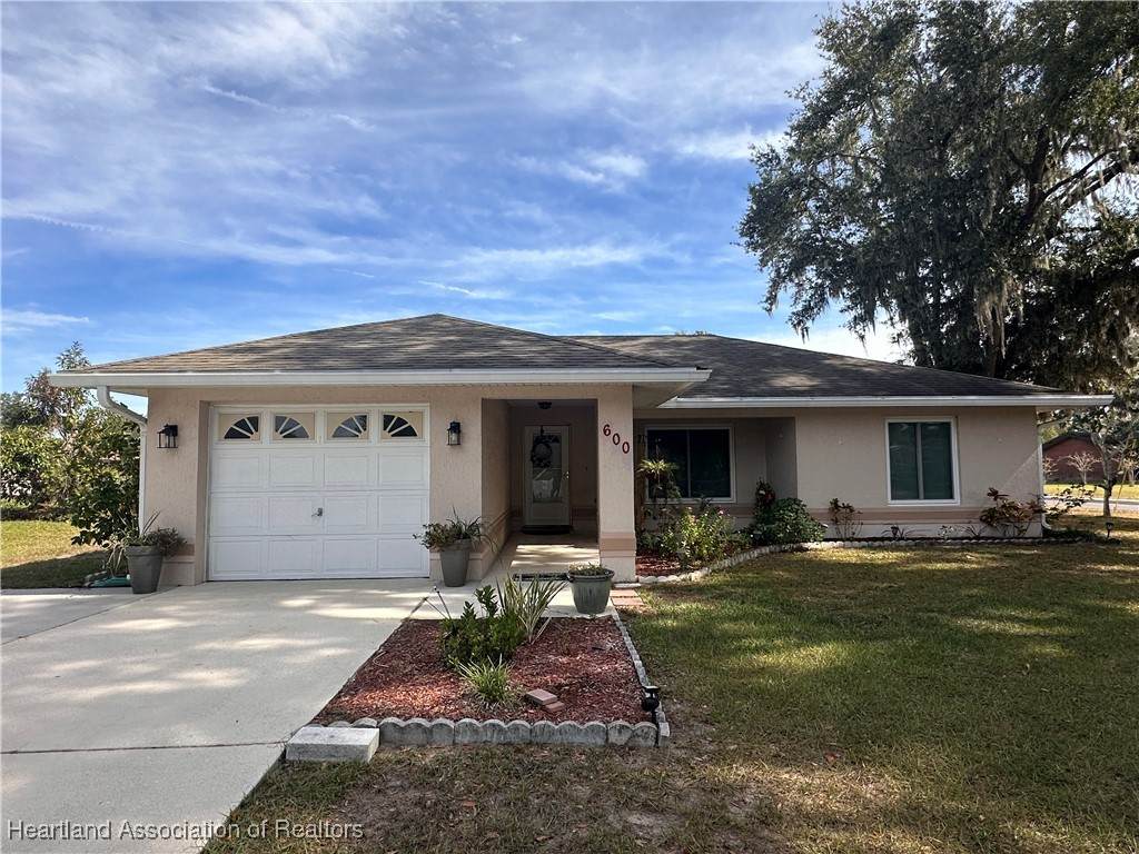 600 Voight Avenue - Photo 1