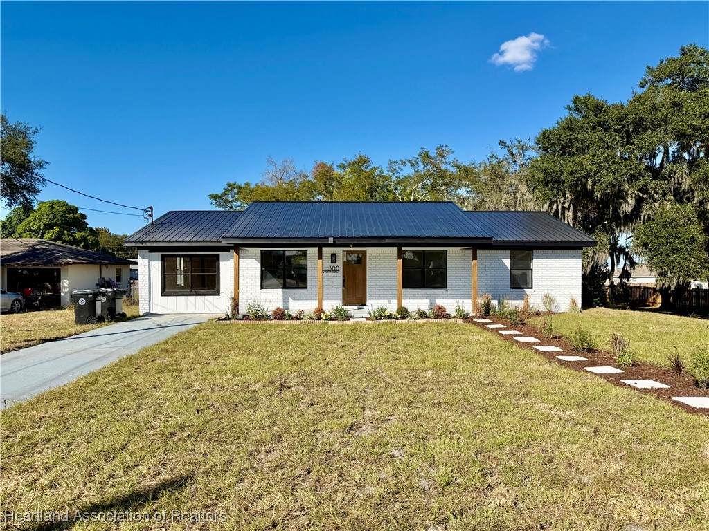 300 6th Street - Photo 1