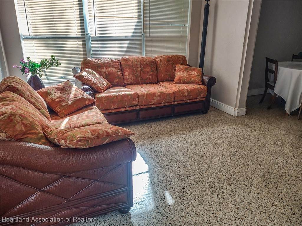 10512 Us-98 Highway - Photo 1