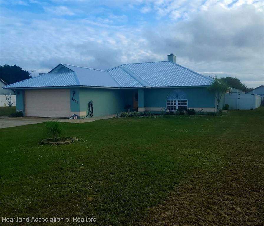 1811 Allamanda Boulevard - Photo 1