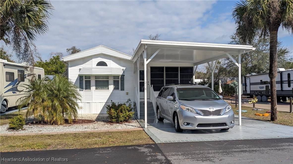 218 Shoreline Drive - Photo 1