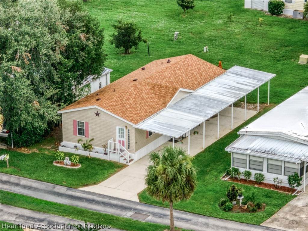 21 Venetian Parkway - Photo 1