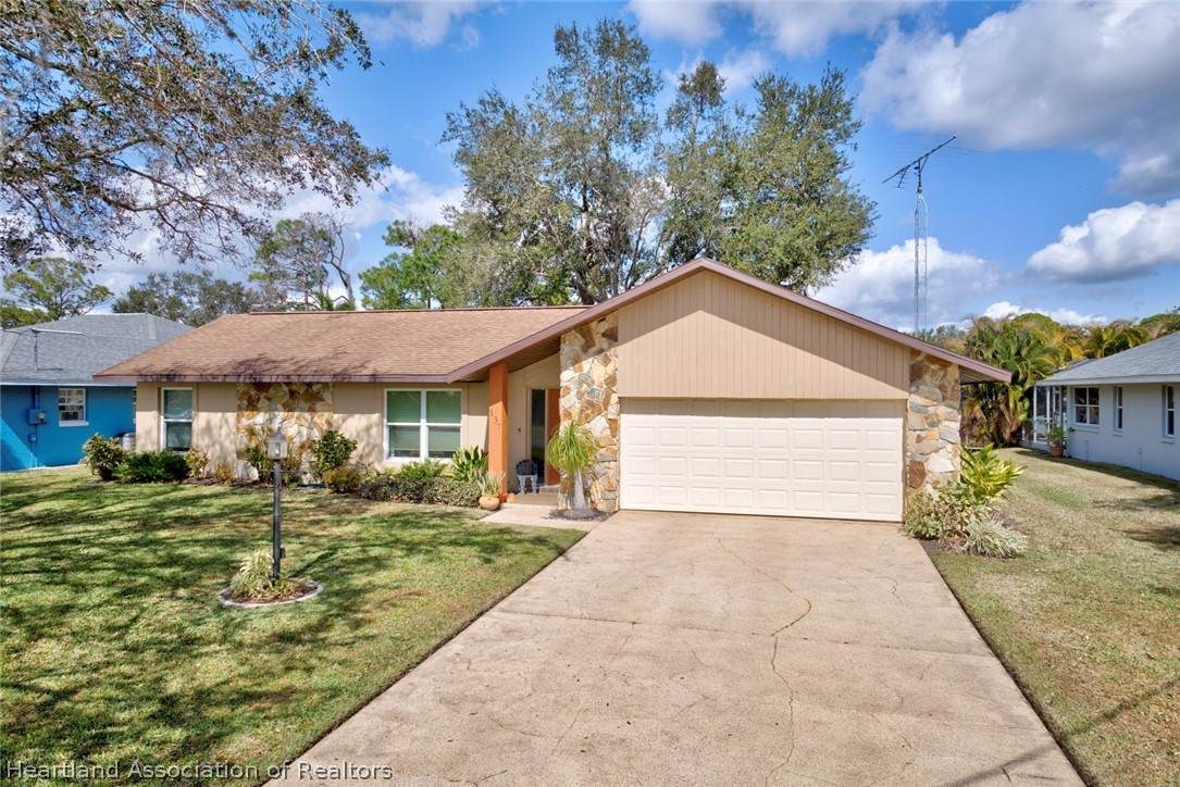 137 Delta Avenue - Photo 1