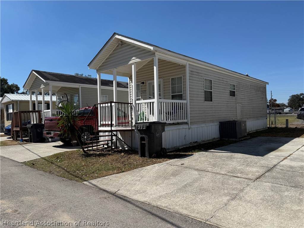 1129 Chicago Bulls Street - Photo 1