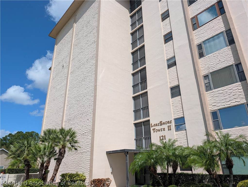 121 Country Club Drive - Photo 1