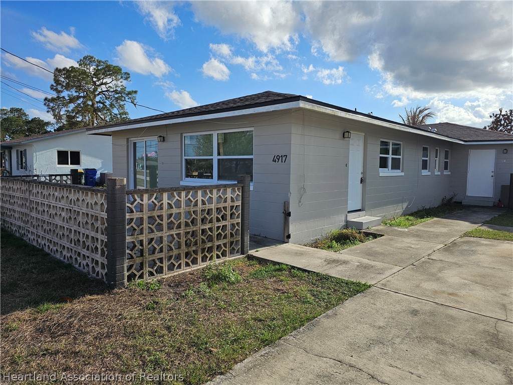 4917 Manatee Drive - Photo 1