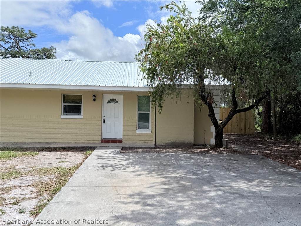 614 Jupiter Avenue - Photo 1