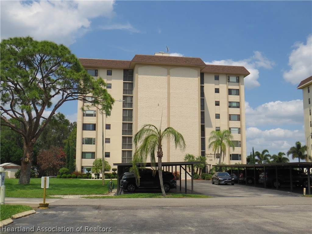 121 Country Club Drive - Photo 1