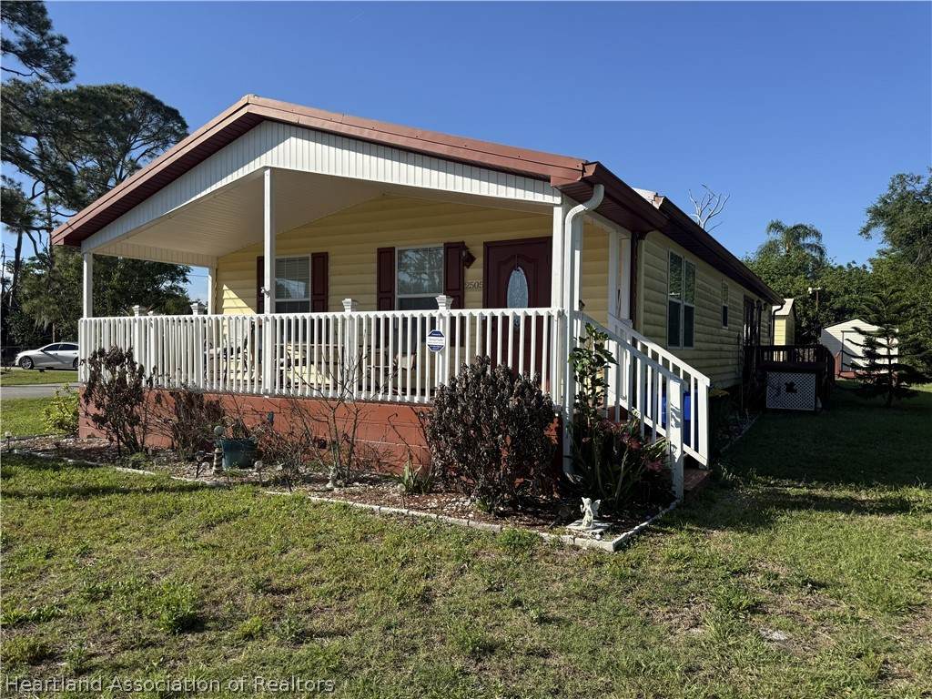 2505 Sunset Drive - Photo 1