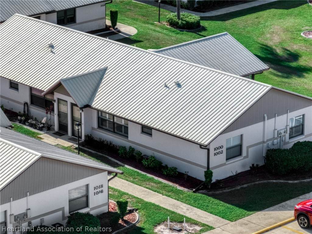 1000 Villaway - Photo 1