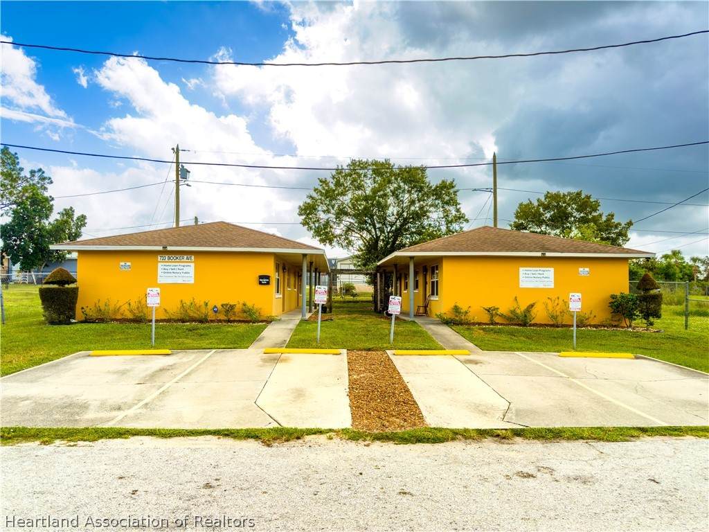 733 Booker Avenue - Photo 1