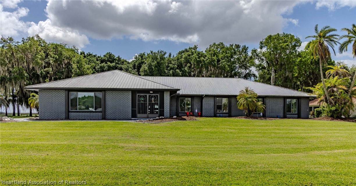 1229 Lakeside Way - Photo 1