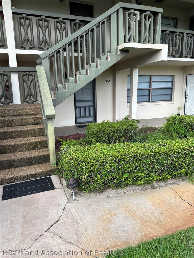 102 Fairway Court - Photo 1