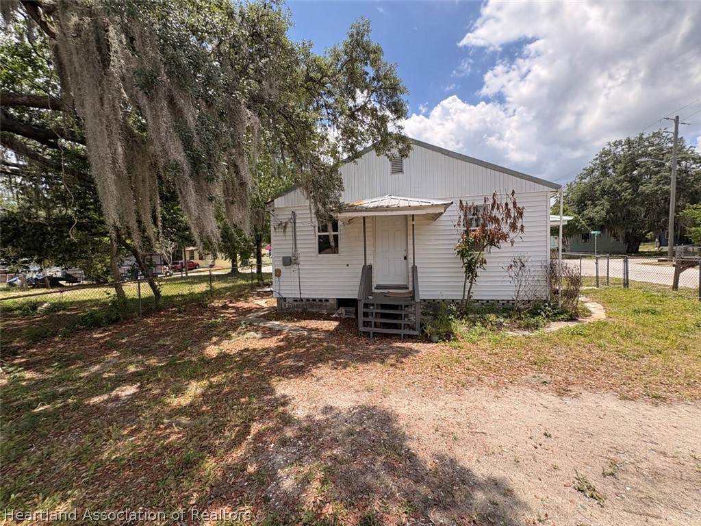 1616 Roseland Avenue - Photo 1