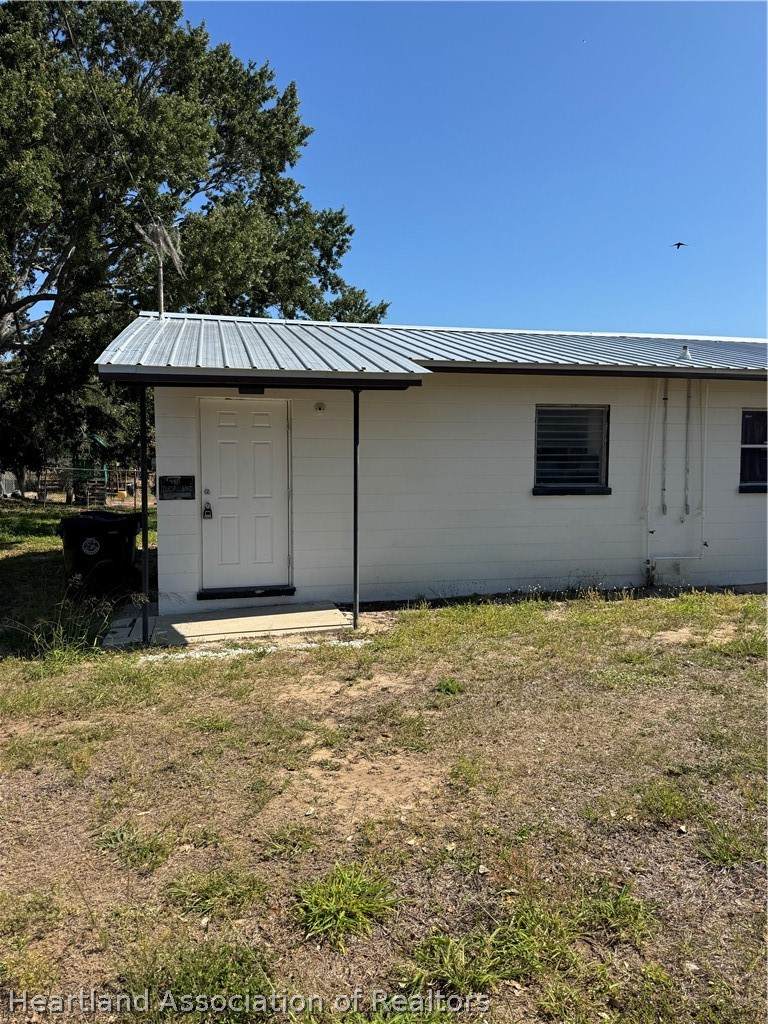 315 Sangster Street - Photo 1