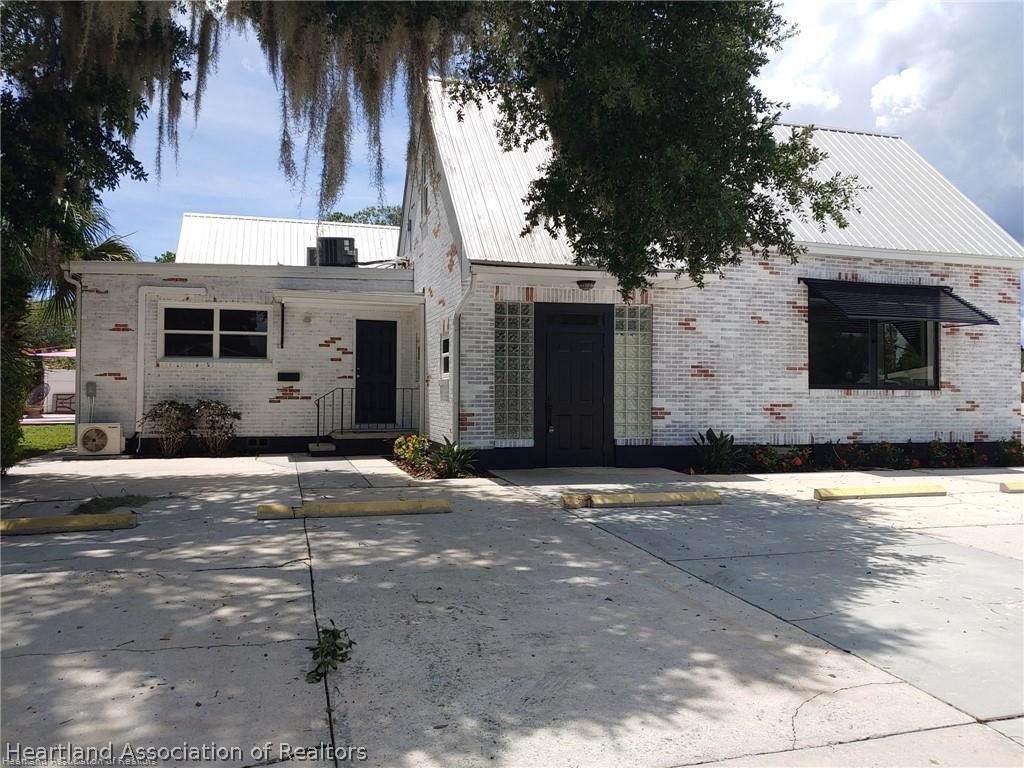 212 Pomegrante Avenue - Photo 1