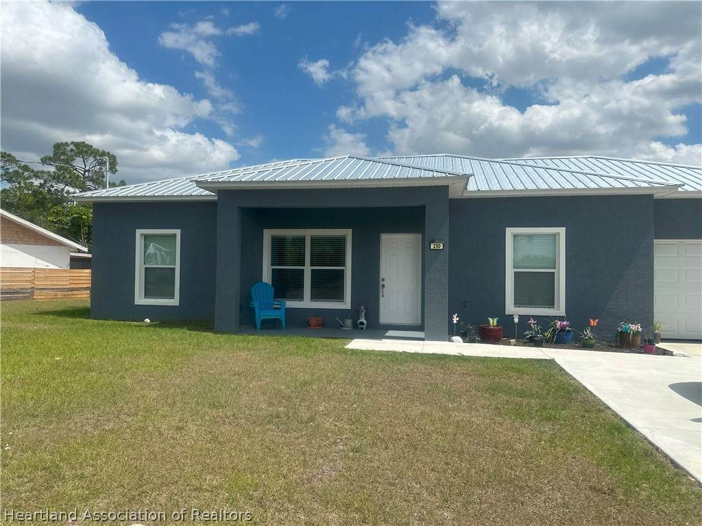 230 Canal Way - Photo 1