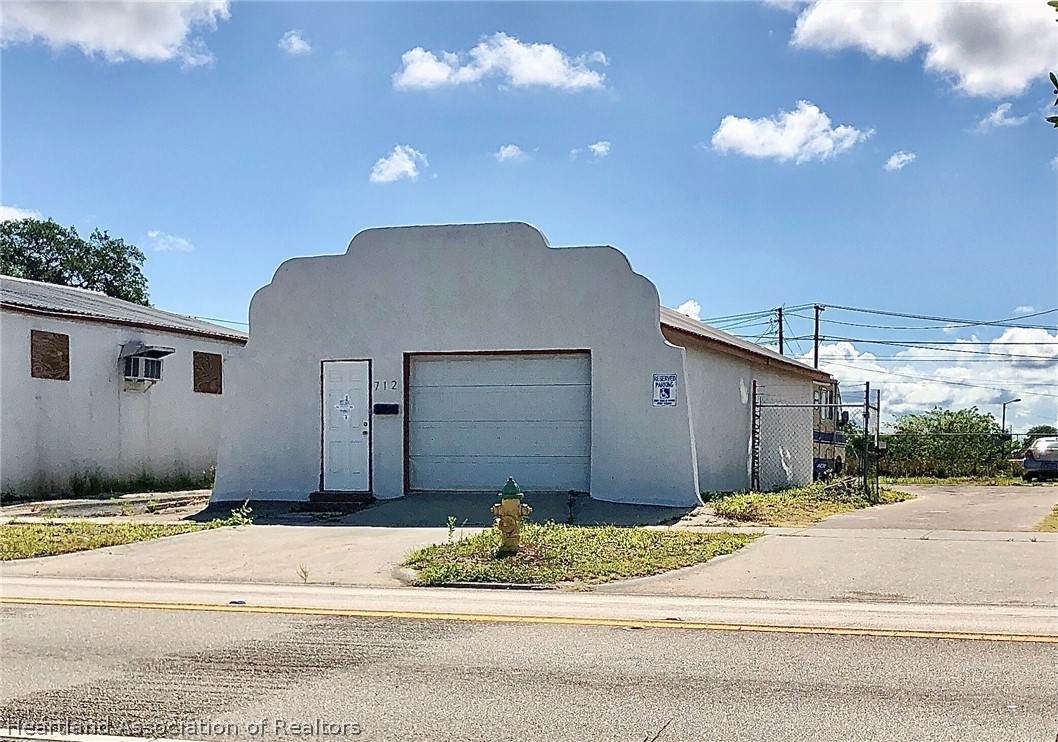 712 Ridgewood Drive - Photo 1
