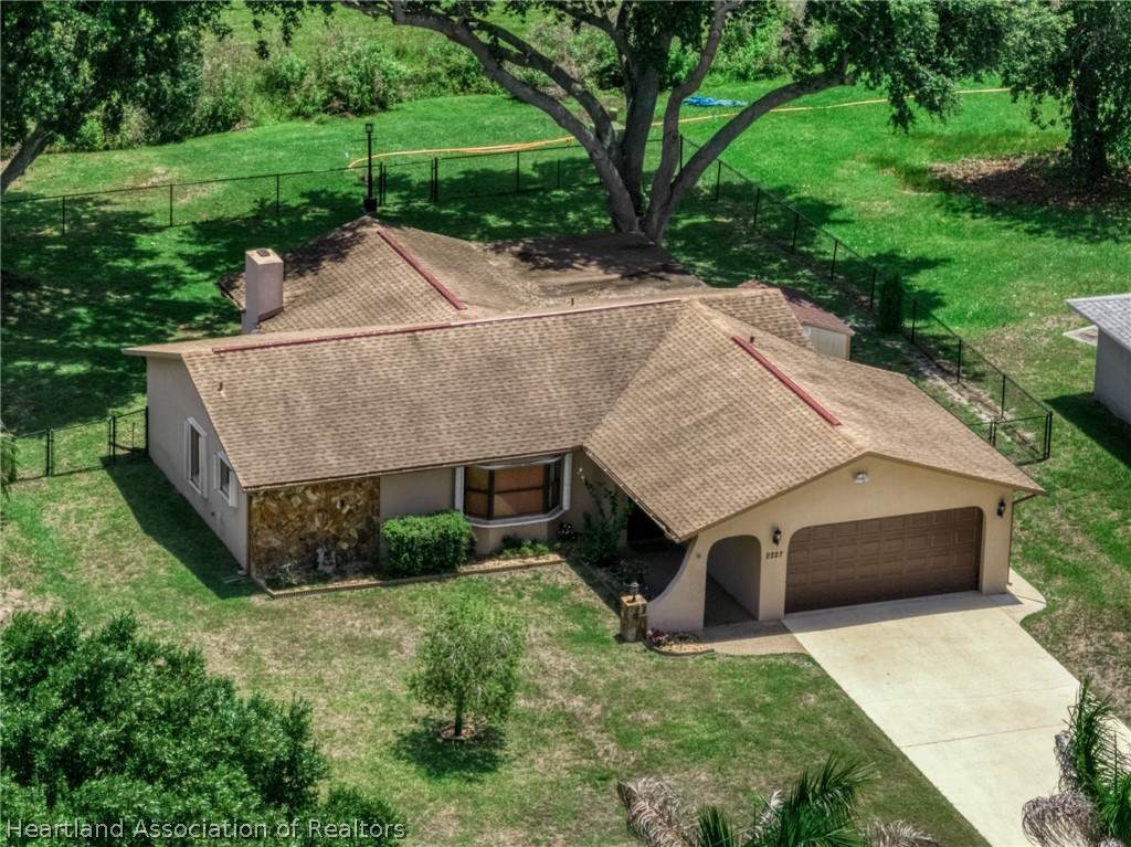 2227 Pinewood Boulevard - Photo 1