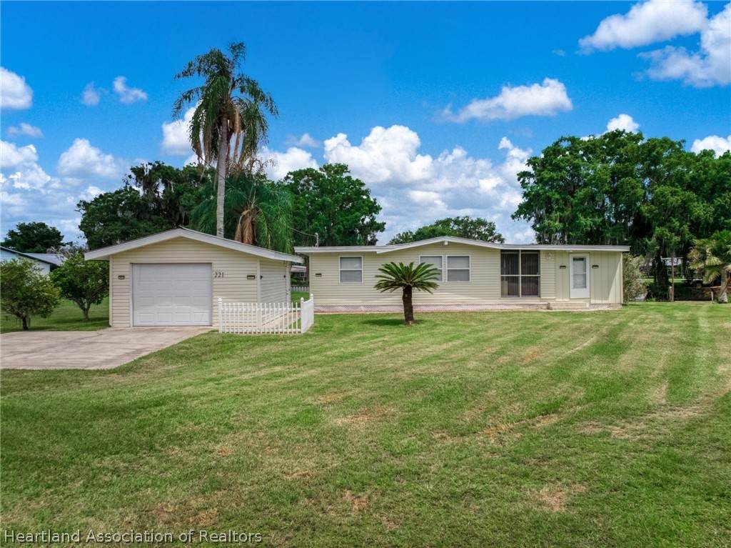 221 Speckled Perch Point - Photo 1
