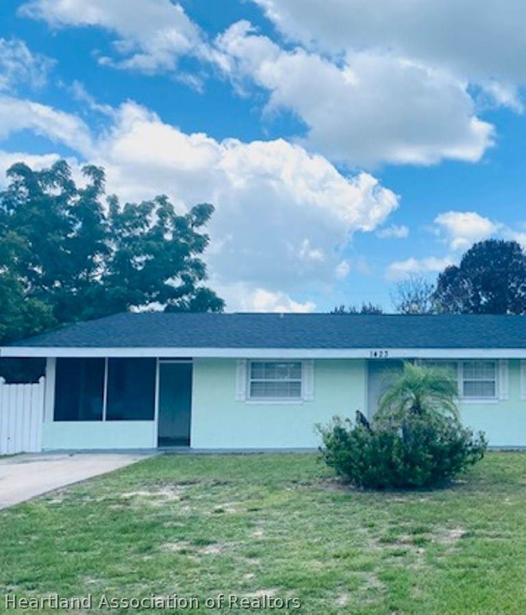 1423 Penny Avenue - Photo 1