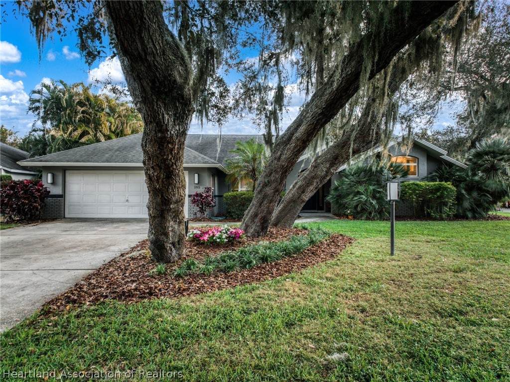 105 Watersedge Lane - Photo 1