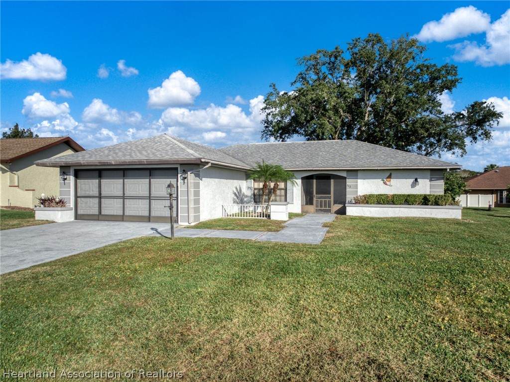 113 Brentwood Drive - Photo 1