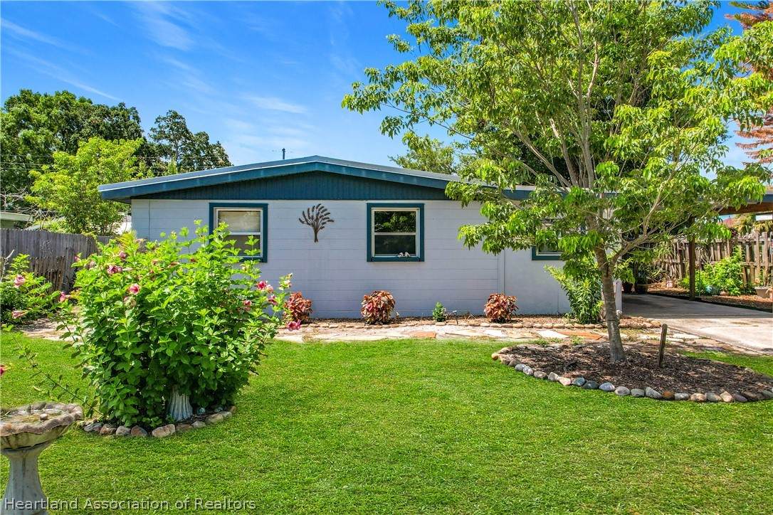 1915 Beechwood Drive - Photo 1