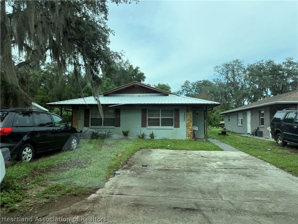 1800 Wightman Avenue - Photo 1