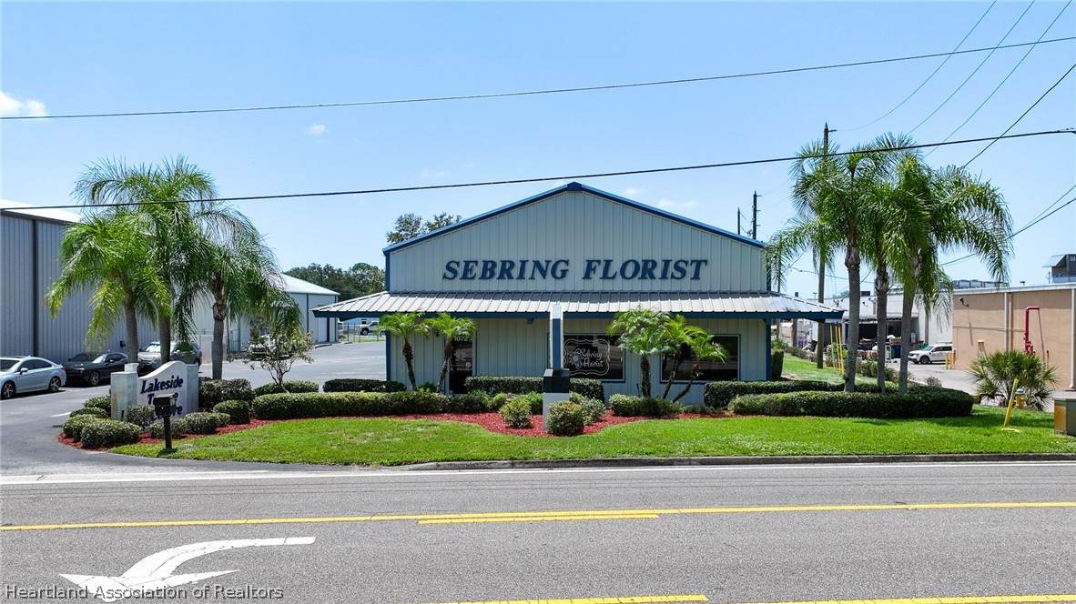 1072 Lakeview Dr, Sebring, FL 33870