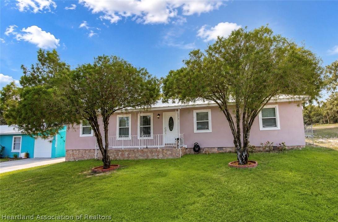2001 Roseland Avenue - Photo 1