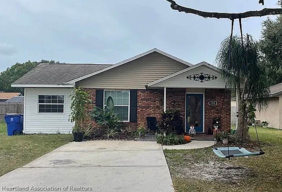 3914 Sebring Avenue - Photo 1